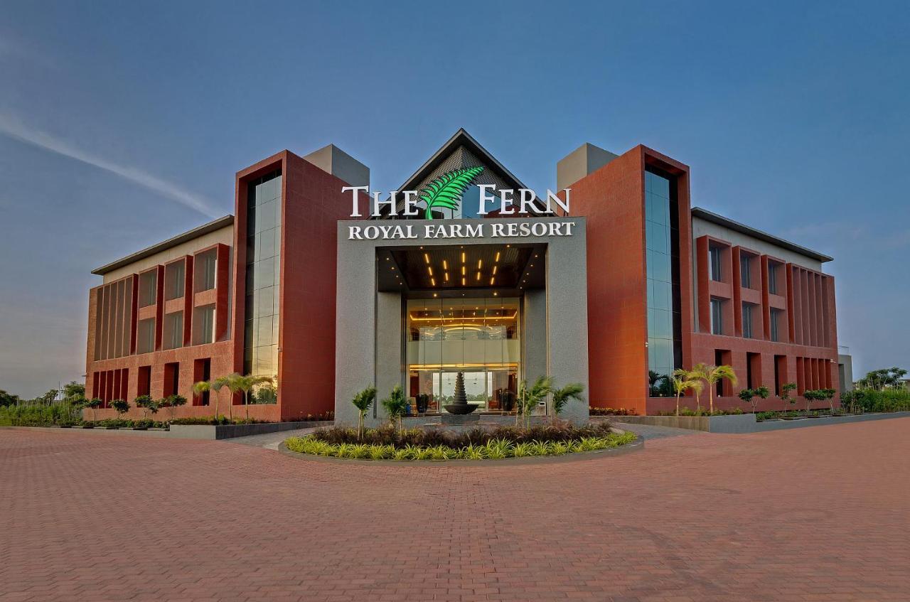 The Fern Royal Farm Resort, Anjār Esterno foto