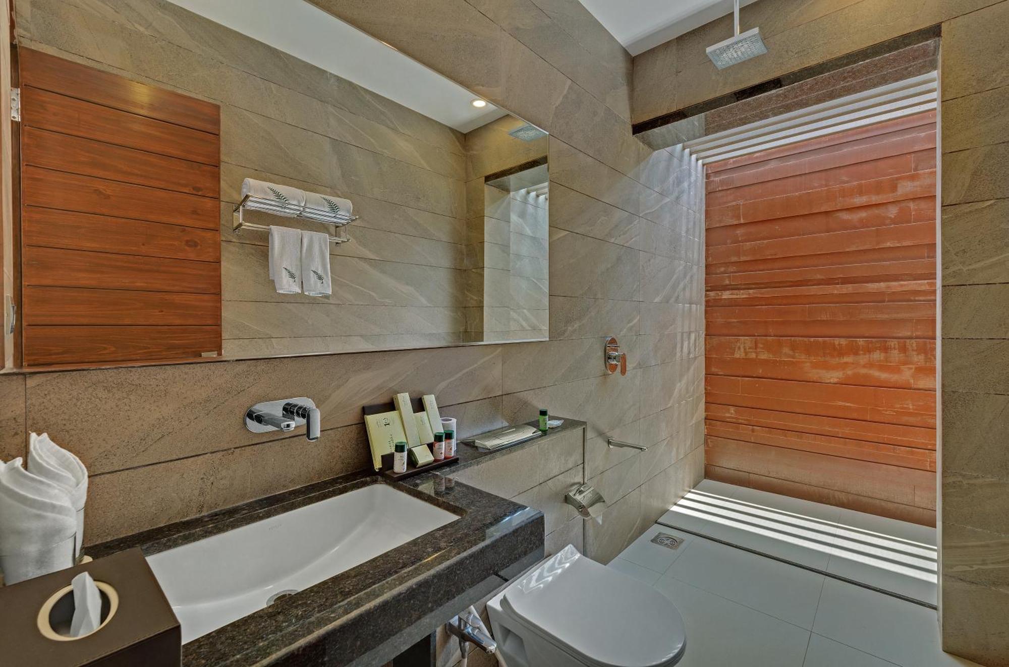 The Fern Royal Farm Resort, Anjār Esterno foto